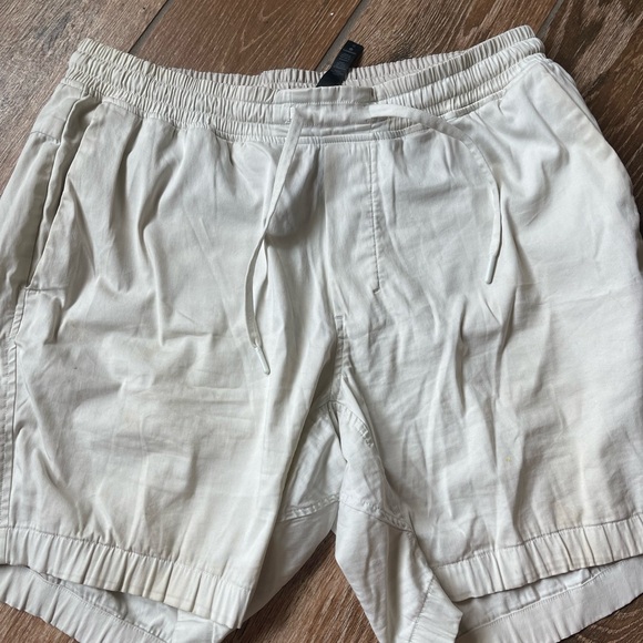 lululemon athletica Pants - Lululemon Women’s Shorts sz L